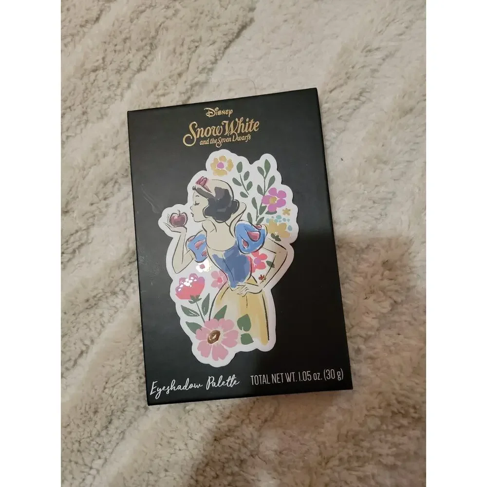 Taste Beauty Disney Snow White 12 Eyeshadow Palette NEW